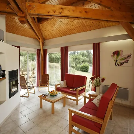 Spacious Terrace Near A Swimming * Quillan