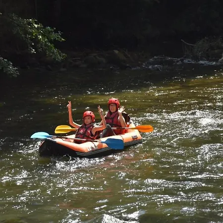 Cozy Family Getaway Quillan