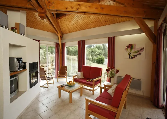 Cozy Family Getaway * Quillan